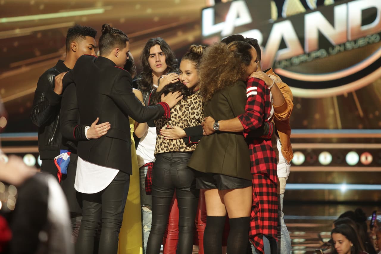 Sus compañeros corrieron a abrazarla, la noticia fue dura especialmente para su amiga Taishmara.