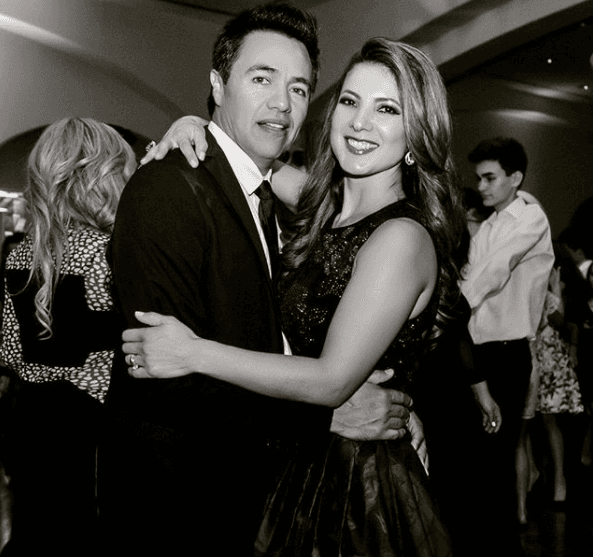 Pero recientemente comenzó a especularse que 
<b><a href="https://www.univision.com/famosos/gustavo-jr-hijo-gustavo-angel-temerario-priscila-17-anos-fotos" target="_blank">Priscila y Gustavo Ángel</a></b> atravesaban por una severa crisis matrimonial.
<br>