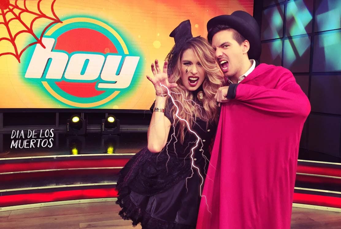 <b>Galilea</b> y 
<b>Vadhir Derbez</b>, fueron las más elegante y tenebrosa pareja.