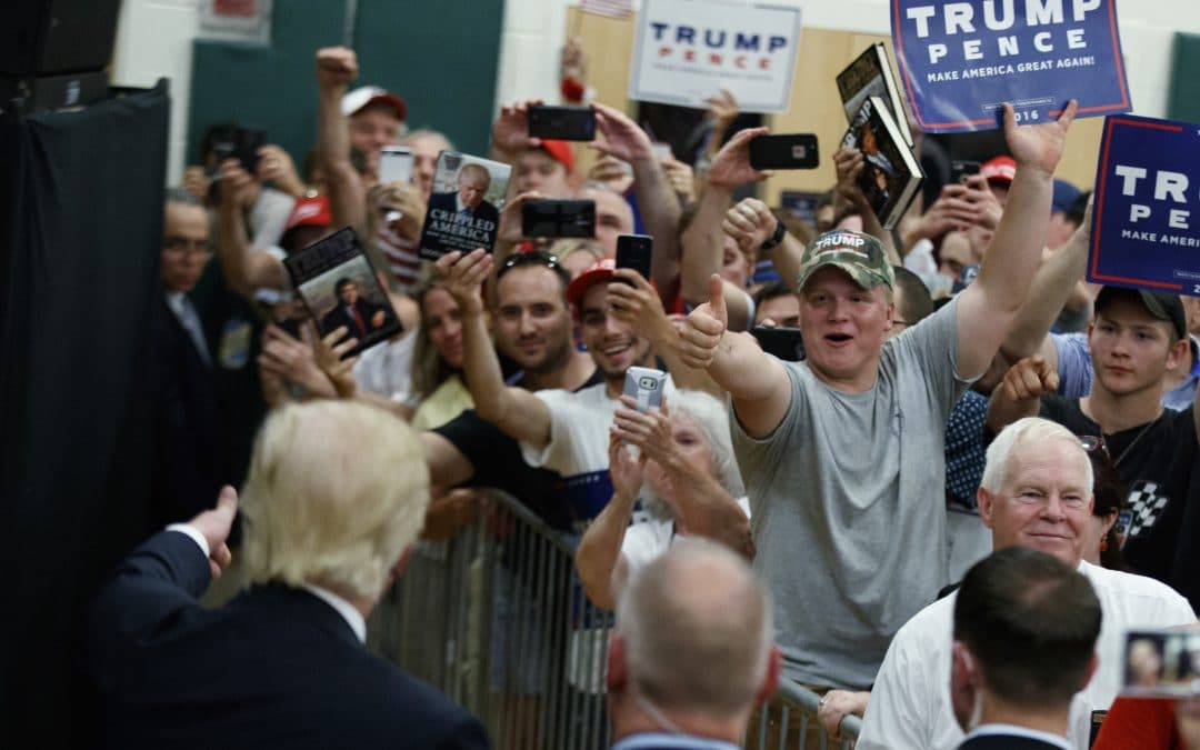 El arma de Trump contra Clinton: el hombre que dona menos de 500 dólares