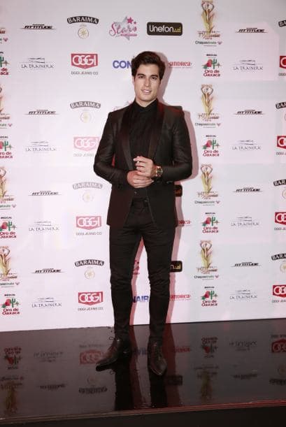 Y ya que estamos hablando de "chiquitos pero picoso", obviamente tenemos que mencioar a Danilo Carrera. Lució mega "hot" de pies a cabeza.