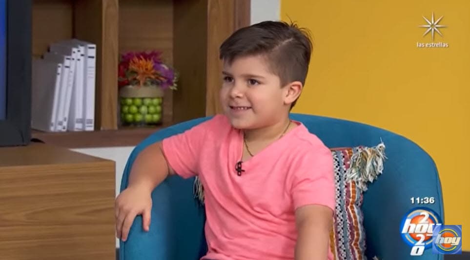 "No, pues es que 
<b><a href="https://www.univision.com/shows/te-doy-la-vida/te-doy-la-vida-ernesto-le-revelo-a-nico-que-pedro-es-su-verdadero-papa-escena-del-dia-video" target="_blank">no me acuerdo</a></b>", admitió, "pues de la mamá". 
<br>