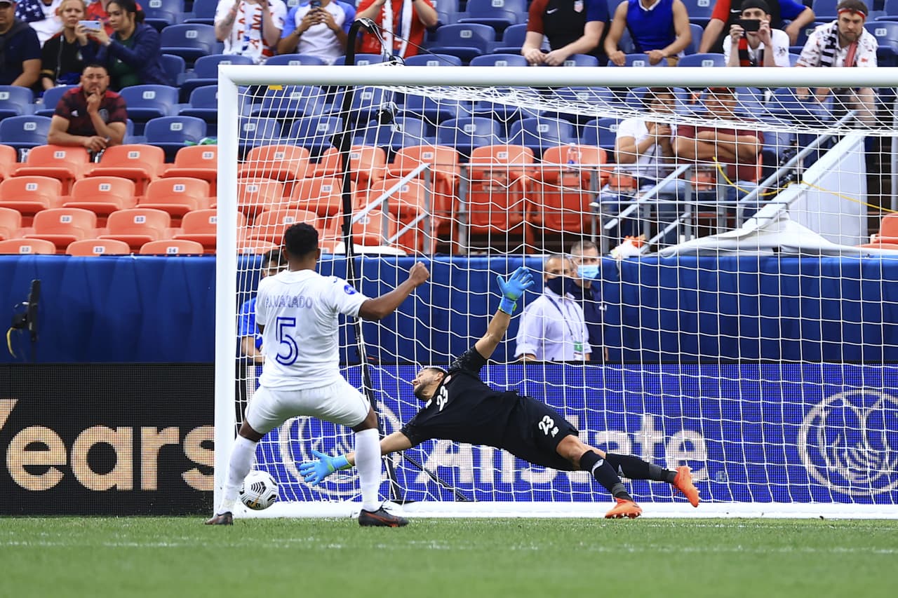 Honduras vino de atrás para derrotar en tanda de penaltis a Costa Rica y quedarse con el tercer lugar en la Nations League.
