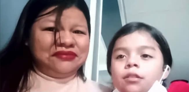 “Fue una decisión difícil de tomar, pero es que no tienes otra opción”, recuerda Ada, quien asegura que lo más difícil que ha pasado
<b> es saber que su hija está ya cruzando ese duro trayecto sola. </b>
<br>