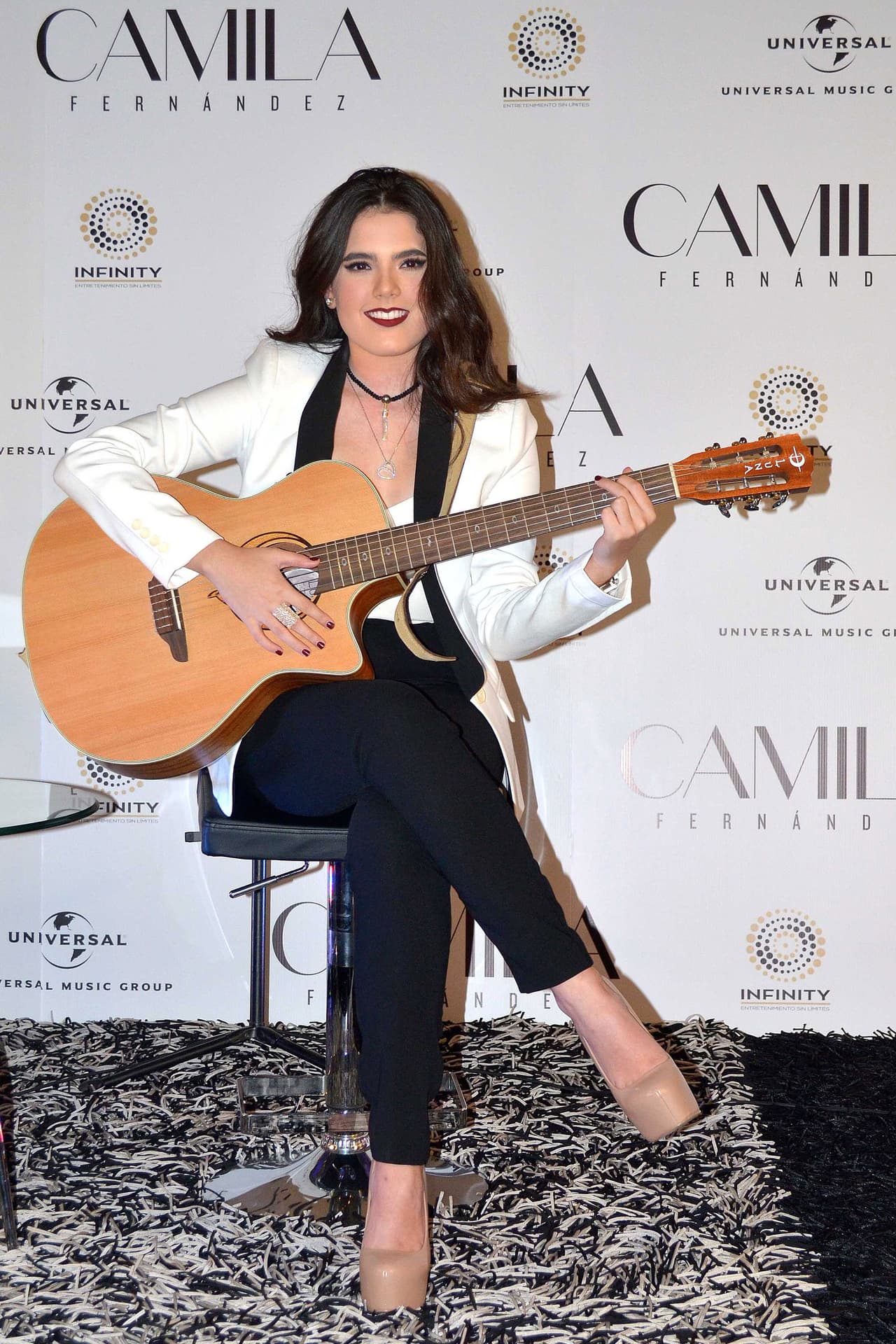 Tras ese momento, Camila Fernández creyó que se "iba a desmayar": "¡Yo no paraba de dar brincos, saltos, vueltas, marometas! y le dije: 'Sí, y mil veces sí'".
<br>