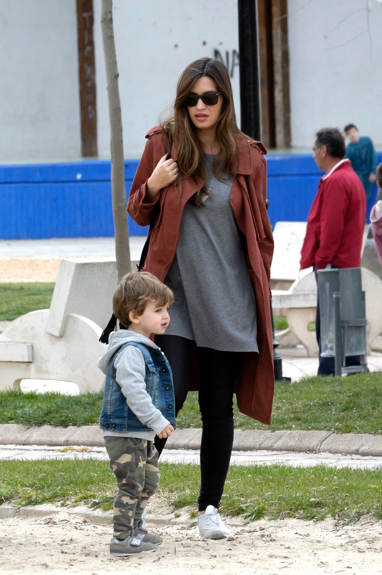 Su mami se encarga de vestirlo muy moderno.