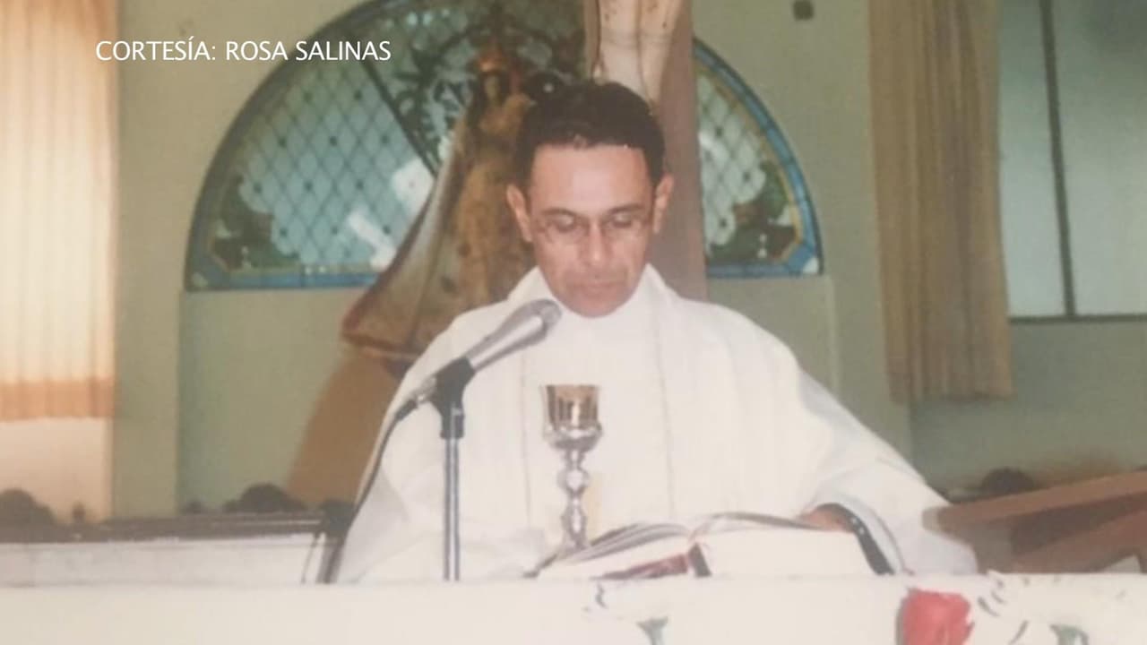 Ante las acusaciones, el padre Salinas viajó a Roma para iniciar un proceso de defensa, llevando como prueba el testimonio de José Alberto Castro: "'El Güero' le dio un video de la boda, 'El Güeroe ayudó mucho, veía la injusticia, él le dio video, carta y fotos", reveló Rosa Salinas.
<br>