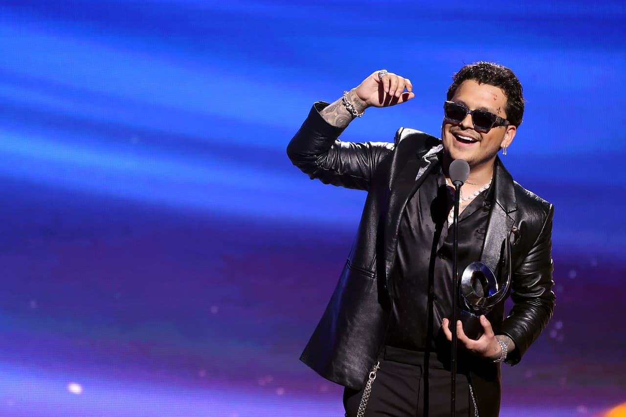 Pero ahora, el intérprete de 'Adiós amor' apareció en la portada de la más reciente edición impresa de la revista Life and Style. 
<br>