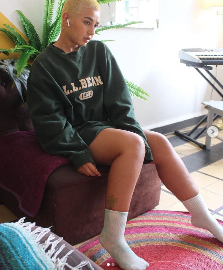 "Muchas mujeres se están identificando con esta canción, al final del día por eso hacemos música, por eso cantamos, por eso bailamos, para que la gente se identifique", comentó.
<br>