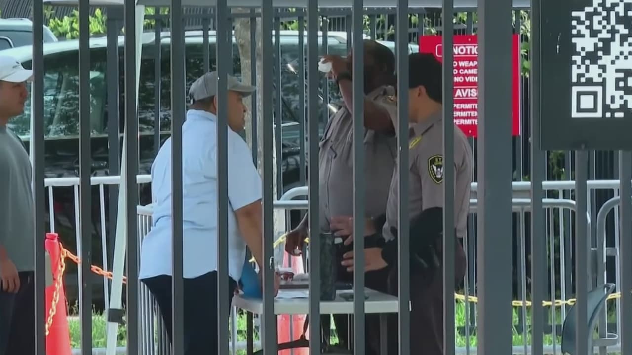 "No somos animales": esposo de detenida en centro de ICE en Miramar denuncia condiciones inhumanas