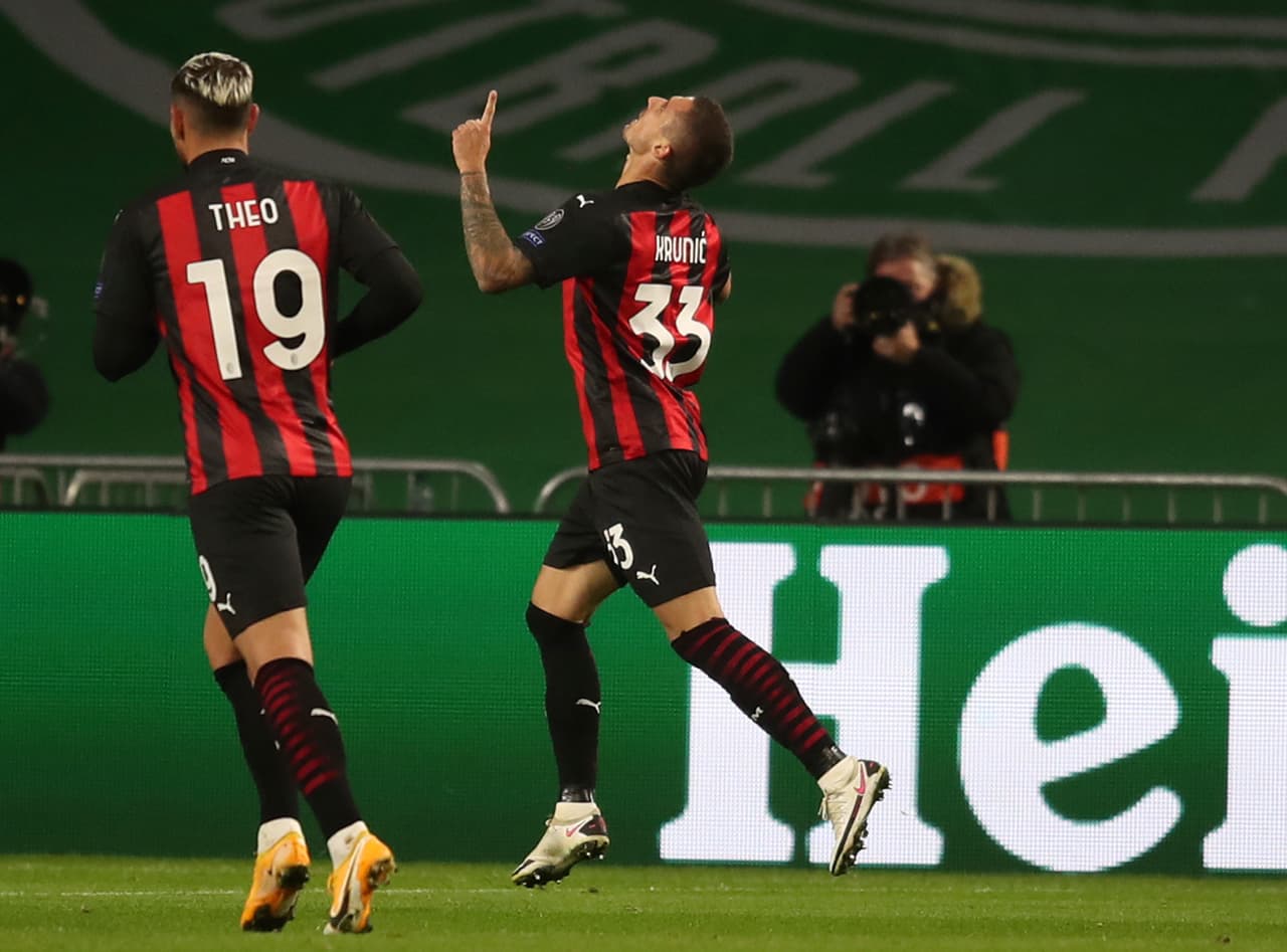 Celtic 1-3 Milan | Krunic (14’) y Díaz (42’) adelantaban al conjunto italiano; Elyounoussi (76’) acercaba a los locales, pero Hauge (90+2’) hizo el 3-1 definitivo. Celtic enfrentará al Lille y Milan al Sparta Praha la siguiente jornada de la justa.