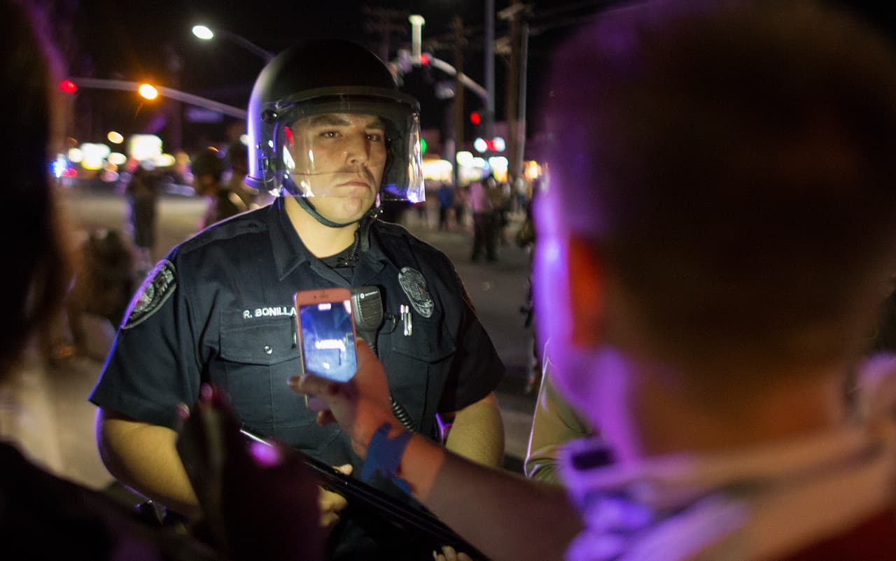 Las policías de todo el país cada vez compran más equipos para espiar celulares