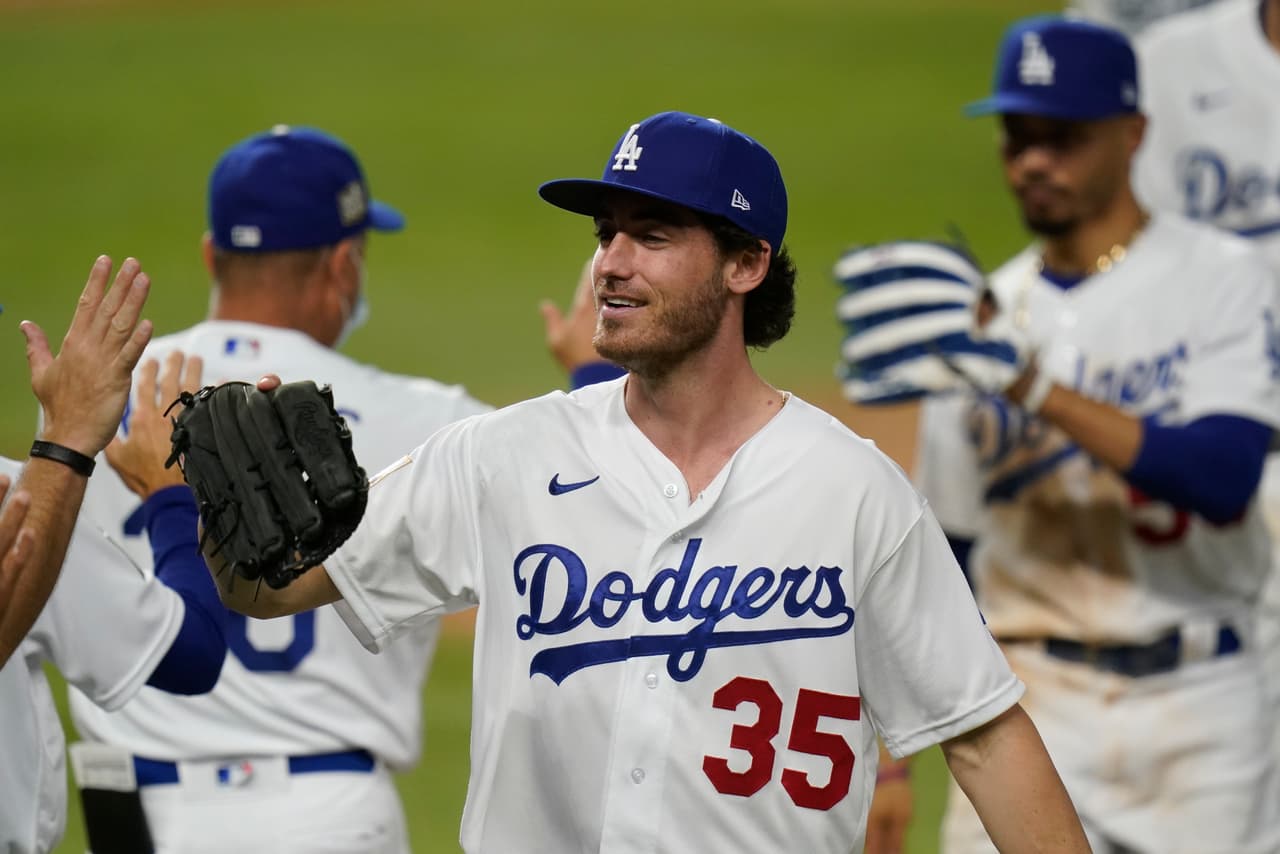 Los Tampa Bay Rays no encuentran el pitcheo que querían y los Dodgers se aprovechan de eso para vencer 3-8 y adelantarse en la Serie Mundial.