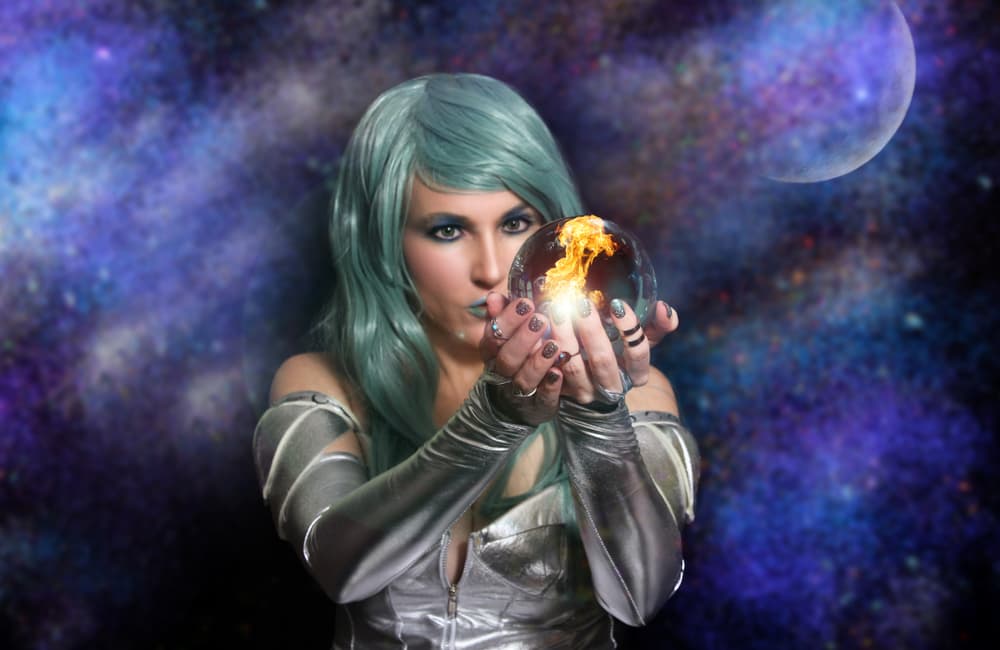 En el aspecto negativo que deben cuidar es no parecer autoritarios o intolerantes. Deben aprender a dominar su temperamento, que a menudo puede hacerlos caer en la tiranía, sobre todo cuando las cosas no se hacen como ellos quieren.