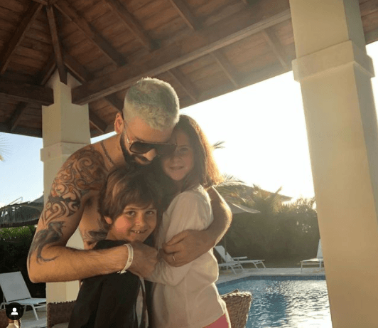 Un par de meses después de la celebración, la familia completa de 
<a href="https://www.univision.com/shows/el-gordo-y-la-flaca/en-fotos-las-vacaciones-en-familia-de-jomari-goyso-en-la-republica-dominicana-fotos">Jomari Goyso se dio unas vacaciones</a> en República Dominicana, donde lo pudimos ver más que contento.