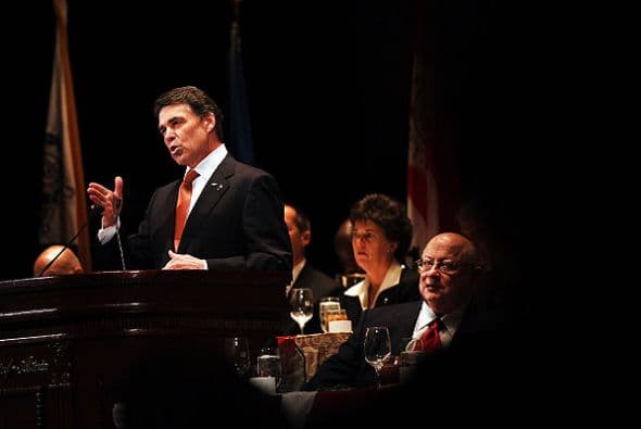 3. A Rick Perry también se le olvidó durante un discurso cuál es la edad mínima para votar.