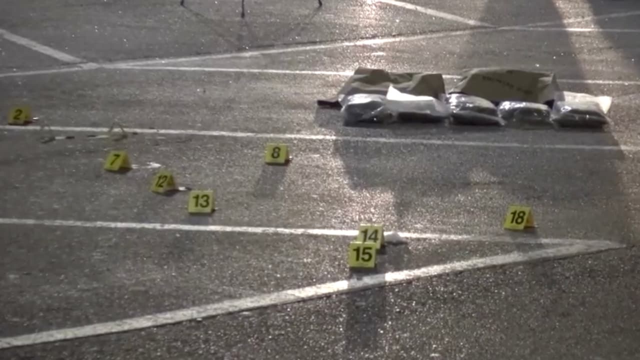 La víctima que se cree tenía unos 20 años fue declarado muerto en el hospital Ben Taub, informaron las autoridades.