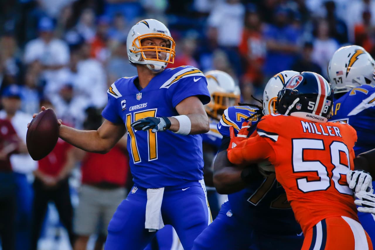 San Diego hizo lo justo para controlar a la ofensiva de Denver que no pudo contener los goles de campo de Josh Lambo y Philip Rivers y compañía lograron su segunda victoria en el Qualcomm Stadium.