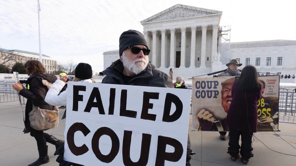 En una audiencia histórica, la Corte Suprema muestra escepticismo sobre sacar a Trump de la boleta electoral