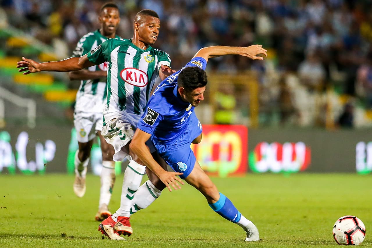 André Pereira (centro) ingresó al minuto 74 por Vincent Aboubakar.