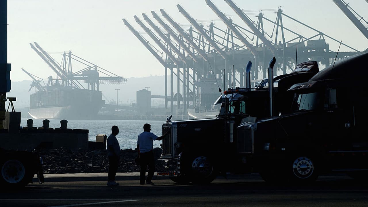 Todo lo que debes tener en cuenta si quieres presentar el examen para conducir camiones en Los Ángeles