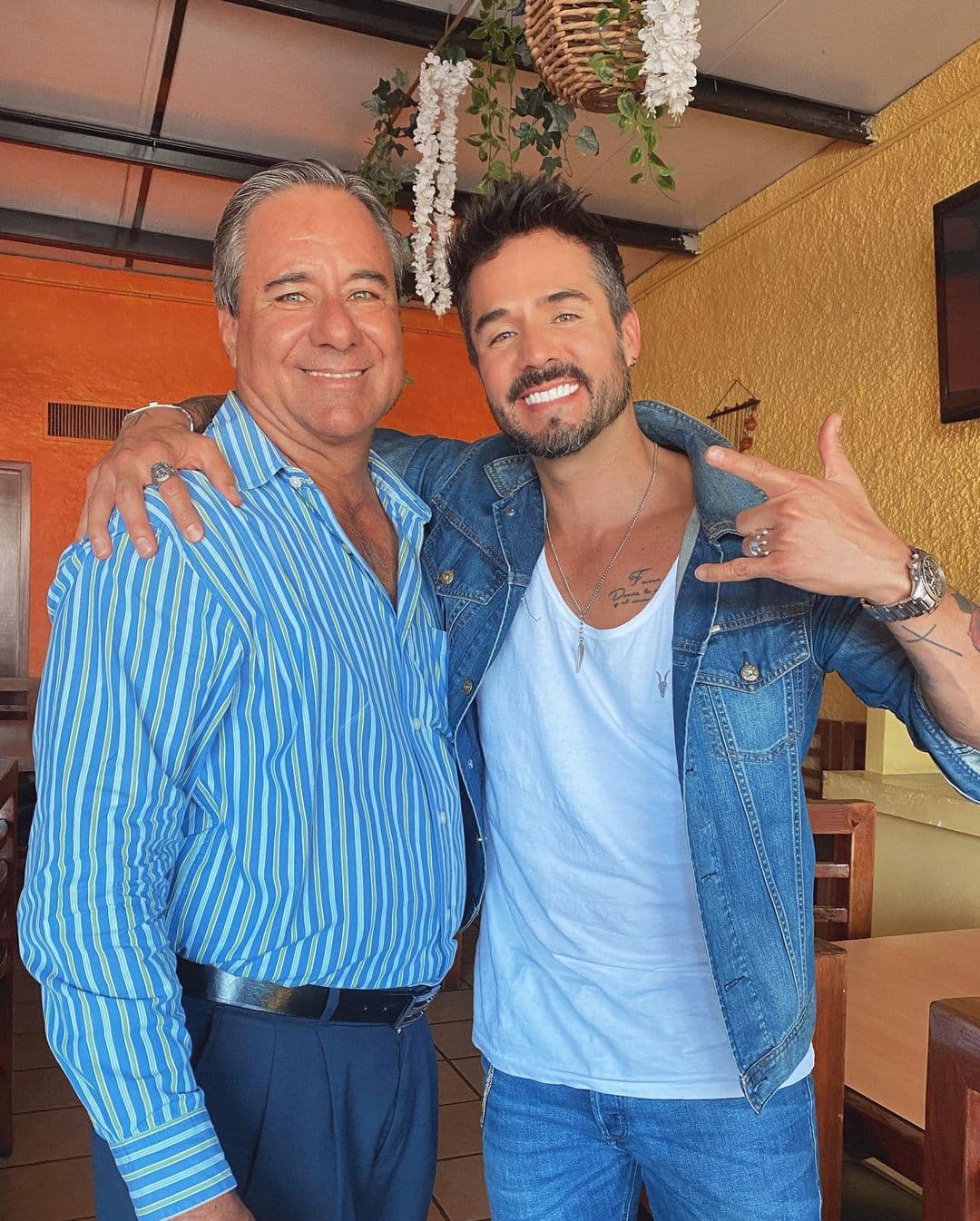 Don Jacinto es papá de José Ron.