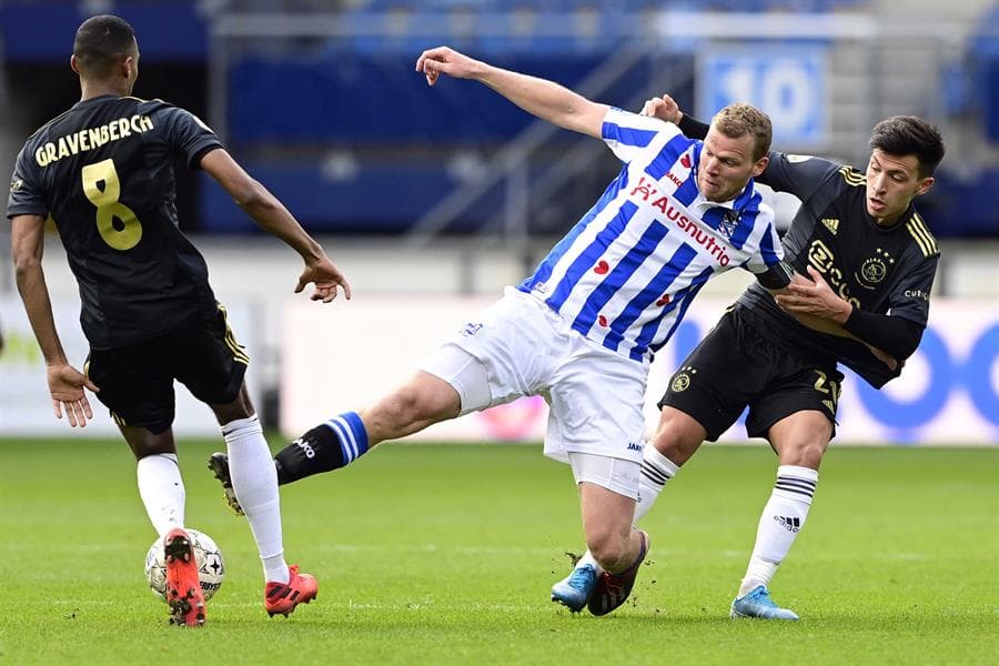 Edson es titular y Ajax se impone al Heerenveen en la Eredivisie