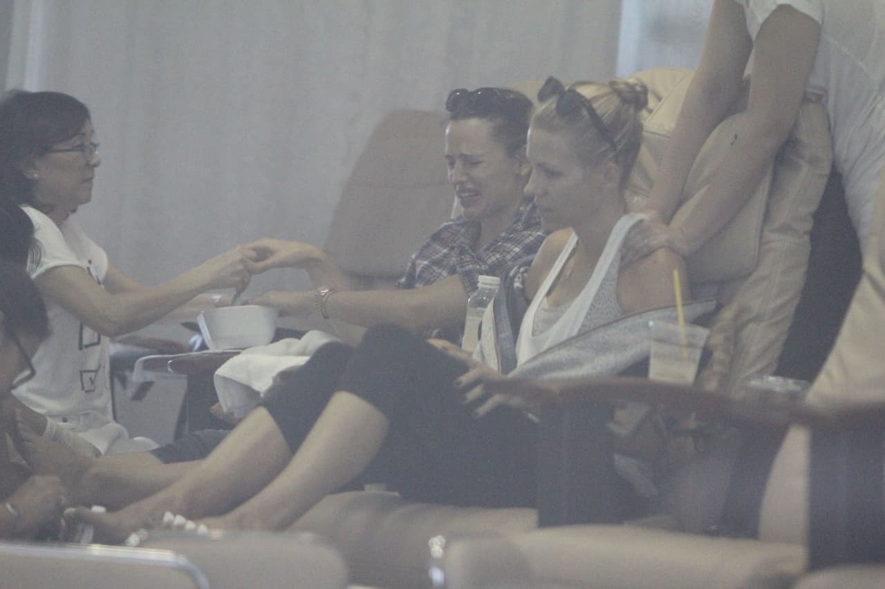 Al parecer le lastimaron sus manitas.