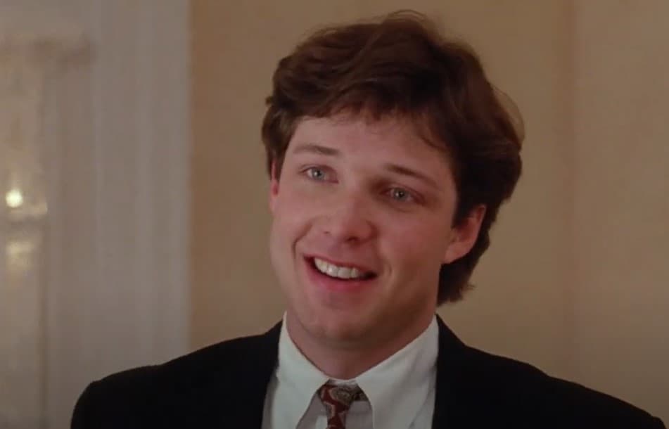 <b>El novio </b>
<br>George Newbern interpretaba a Bryan Mackenzie, quien era el prometido de Annie Banks y la pesadilla del padre de la futura novia.