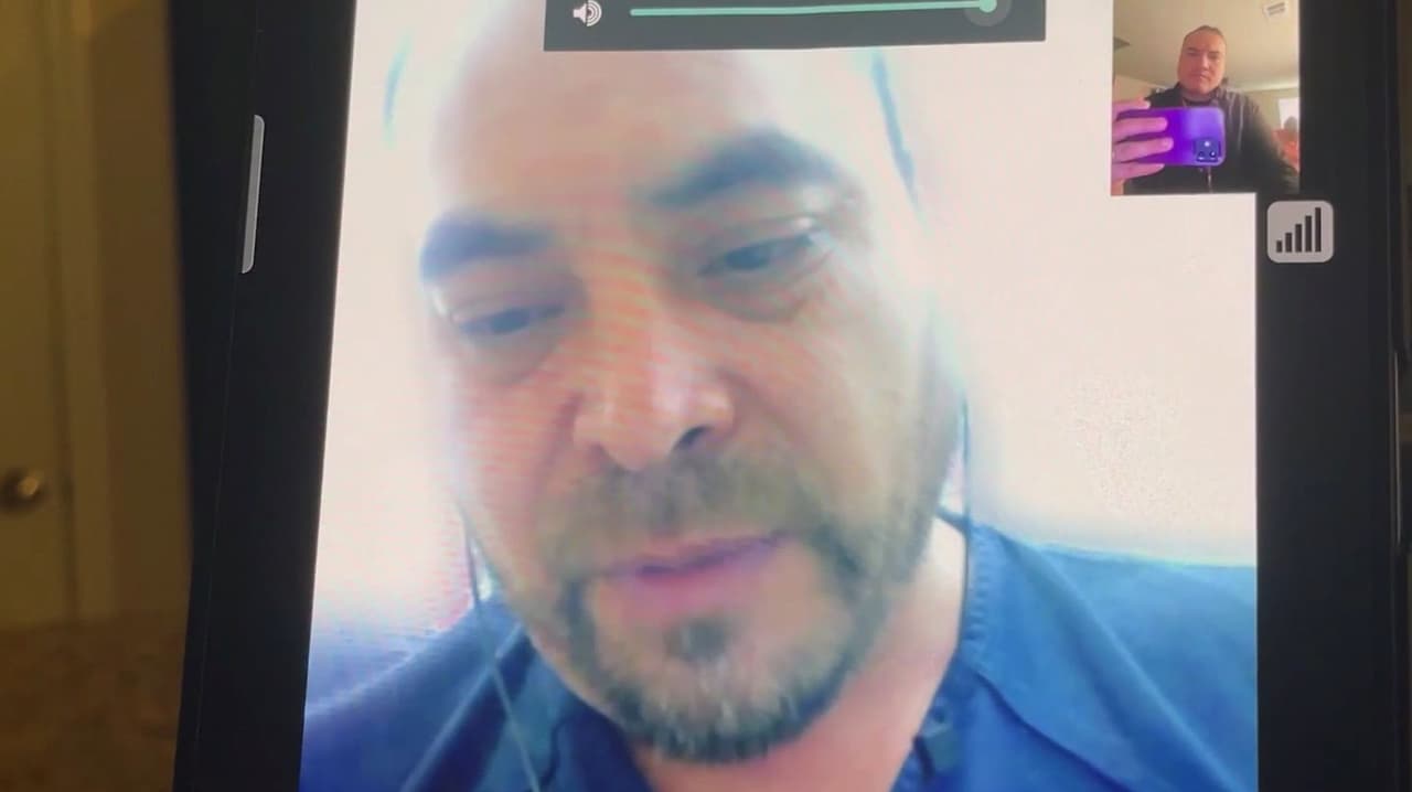 Tras parada de tráfico, padre, que viajaba con su hijo, es entregado a oficiales de ICE