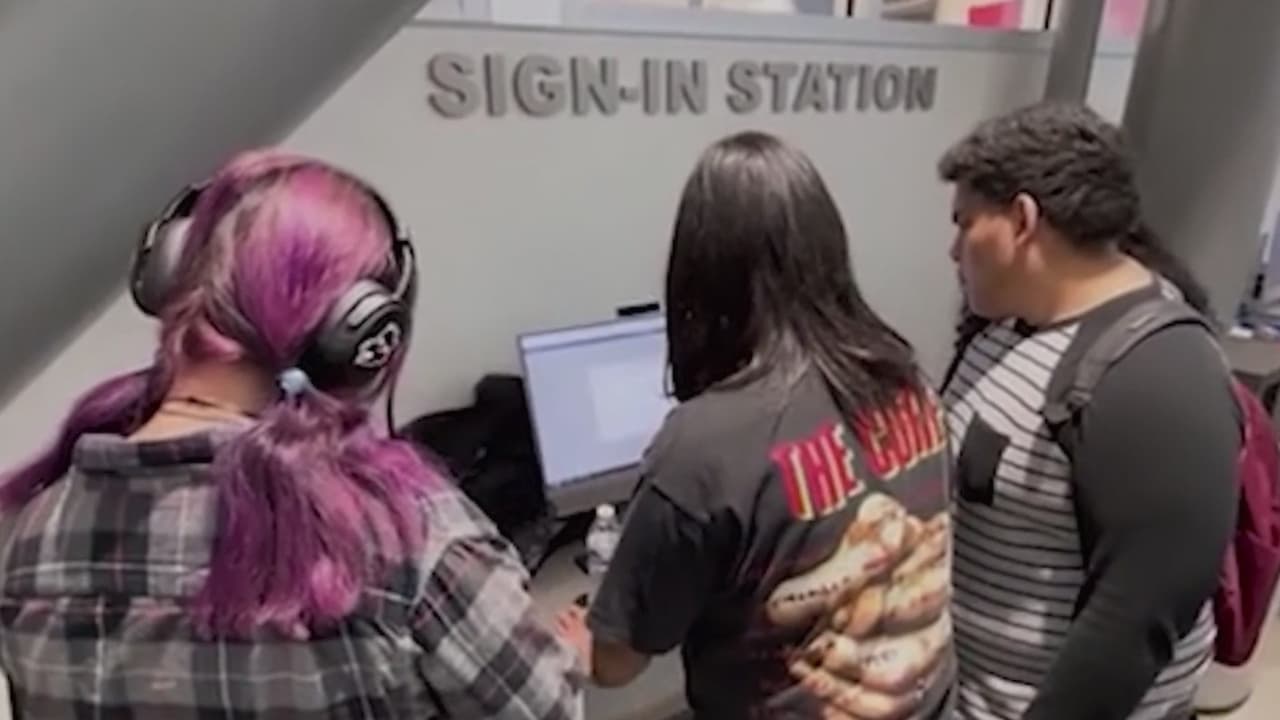 Colegios comunitarios de California ofrecen asesoría legal de inmigración gratis a estudiantes