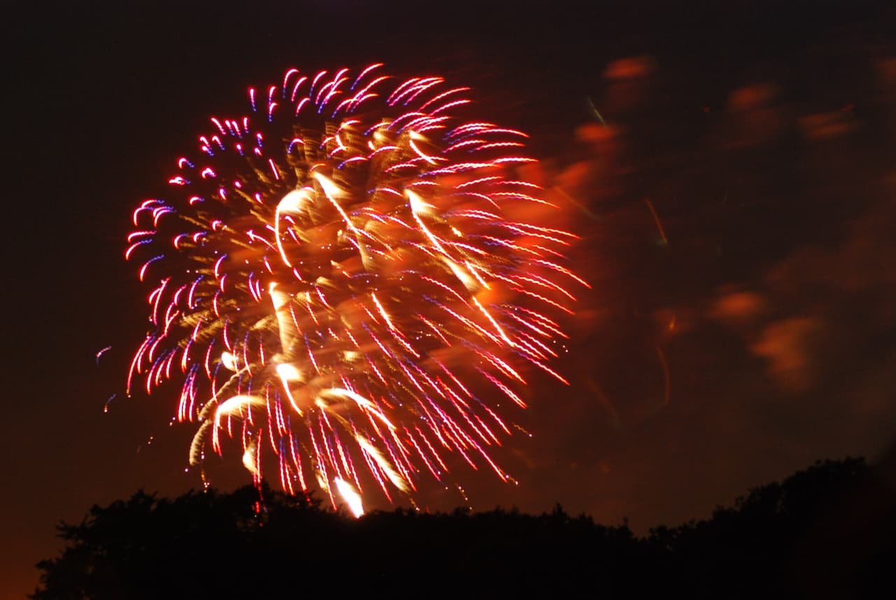 El condado de Bexar regula la venta y uso de algunos tipos de pirotecnia durante la víspera de Año Nuevo