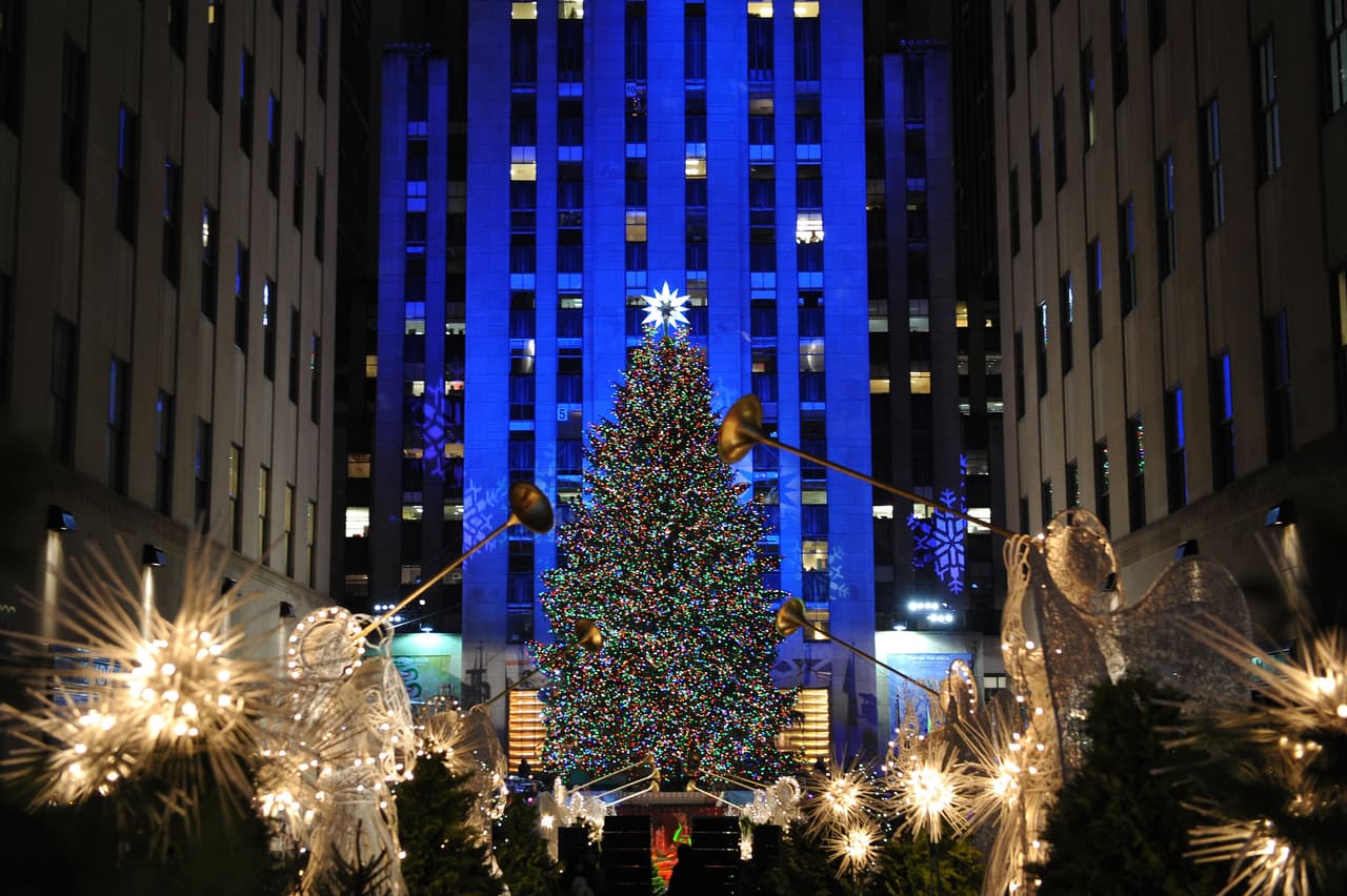 1) El primer árbol del Rockefeller fue comprado entre varias familias durante la Gran Depresión de 1930.