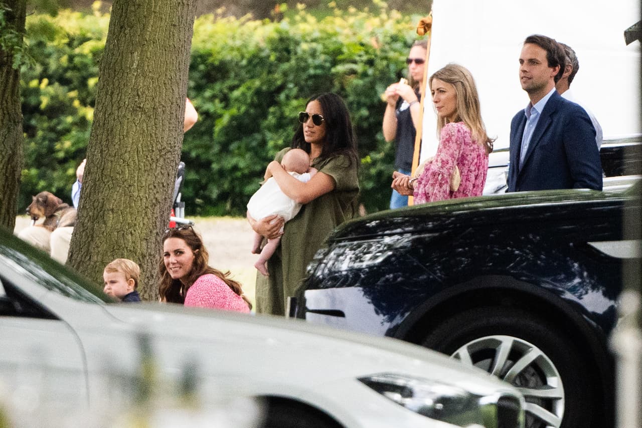 Este evento significó una especial aparición conjunta de Meghan y Kate, pues suelen ser captadas solo durante eventos oficiales a los que asiste toda la familia real, como el 
<b><a href="https://www.univision.com/famosos/reaparece-meghan-markle-en-su-primer-evento-real-en-el-trooping-the-colour-tras-convertirse-en-madre">Trooping the Colour</a></b>.