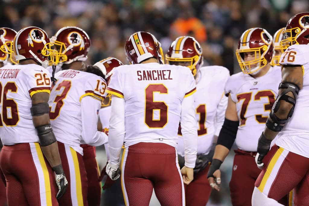 Sanchez entró al emparrillado en reemplazo de Colt McCoy, quien a su vez había reemplazado a Alex Smith lesionado también hace algunas semanas, ambos fracturados.