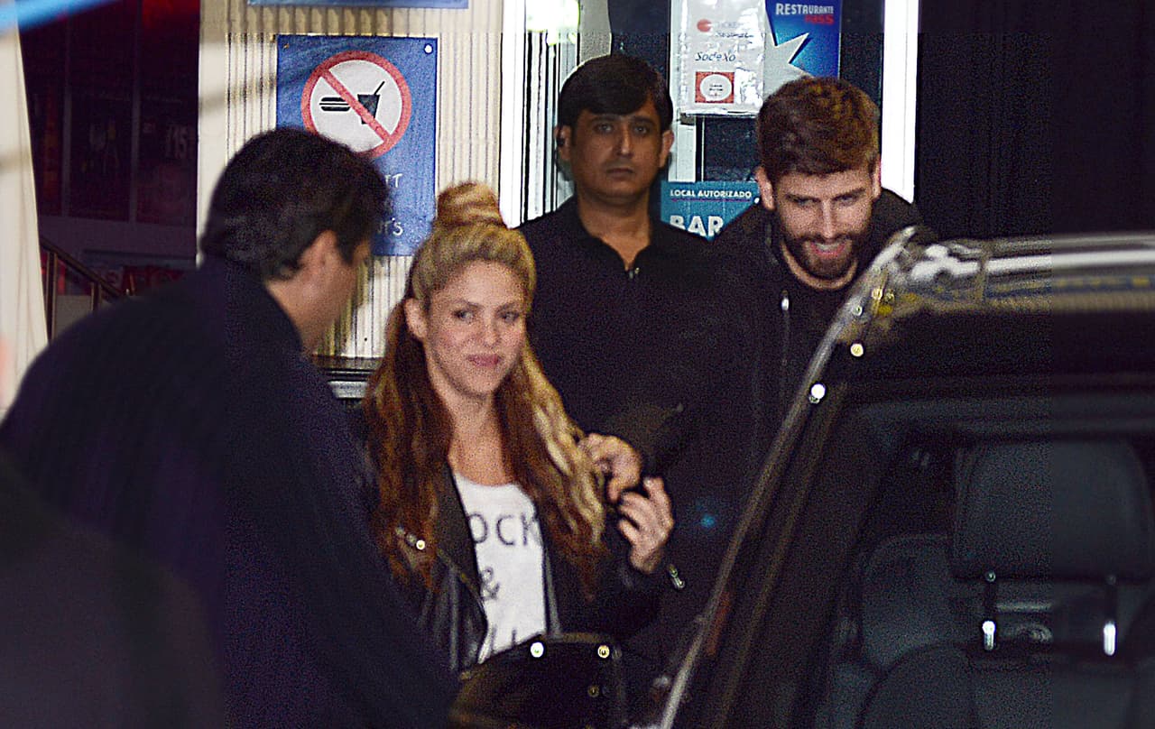 ¡La cacharon! Shakira celebró su cumpleaños muy consentida, junto a su amado Gerard Piqué, su adorado hermano Tonino y grandes amigos...