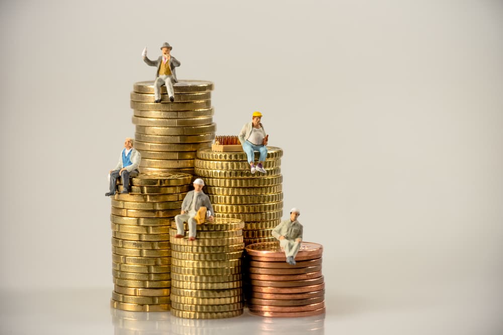 Ha llegado 
<b>octubre</b>, un mes por demás lleno de cosecha, en ese sentido lo que te hayas planteado tendría una energía llena de prosperidad, hagas lo que hagas. Por ello la carta del sacerdote, te haría sentir que tienes las herramientas para defender tus finanzas de lo que surja en desavenencia.
<br>