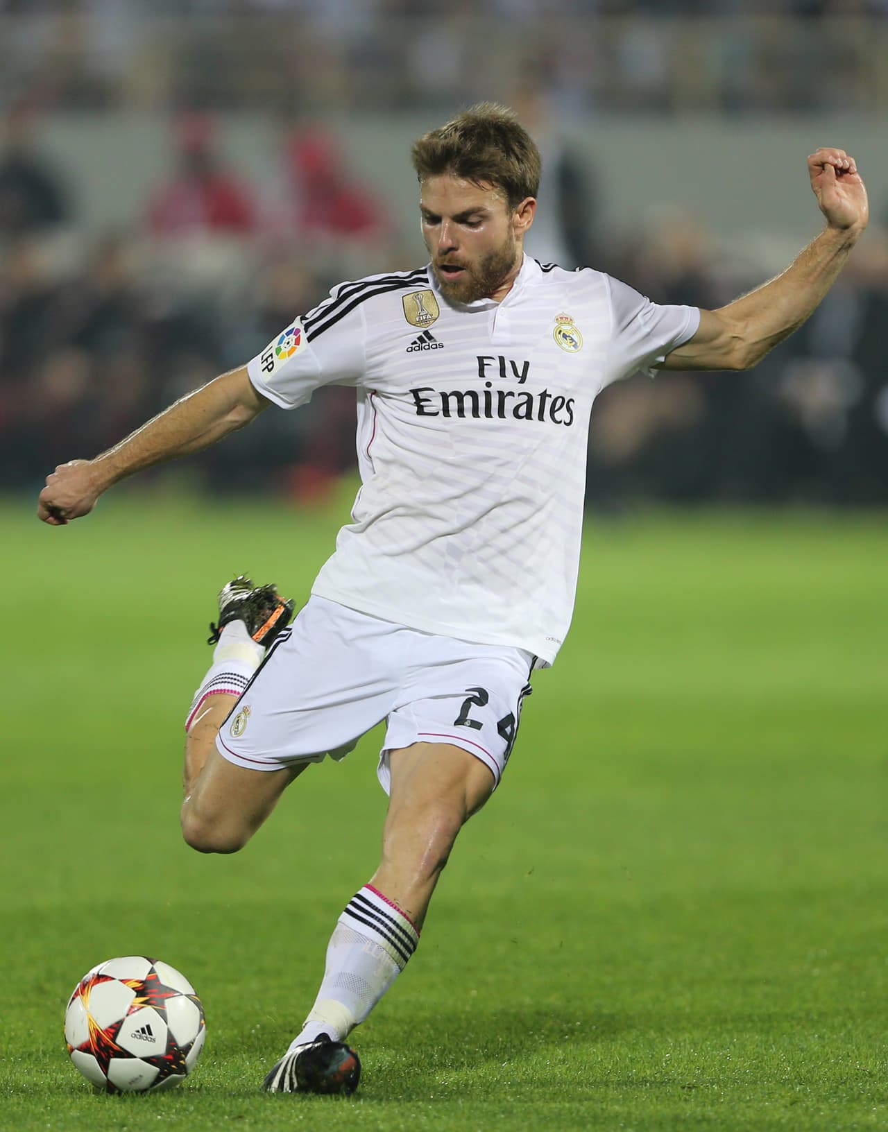 Asier Illarramendi tiene probadas sus cualidades como mediocampista de recuperación. Sin embargo, en el club blanco no encontró su lugar y volvió a la Real Sociedad.
