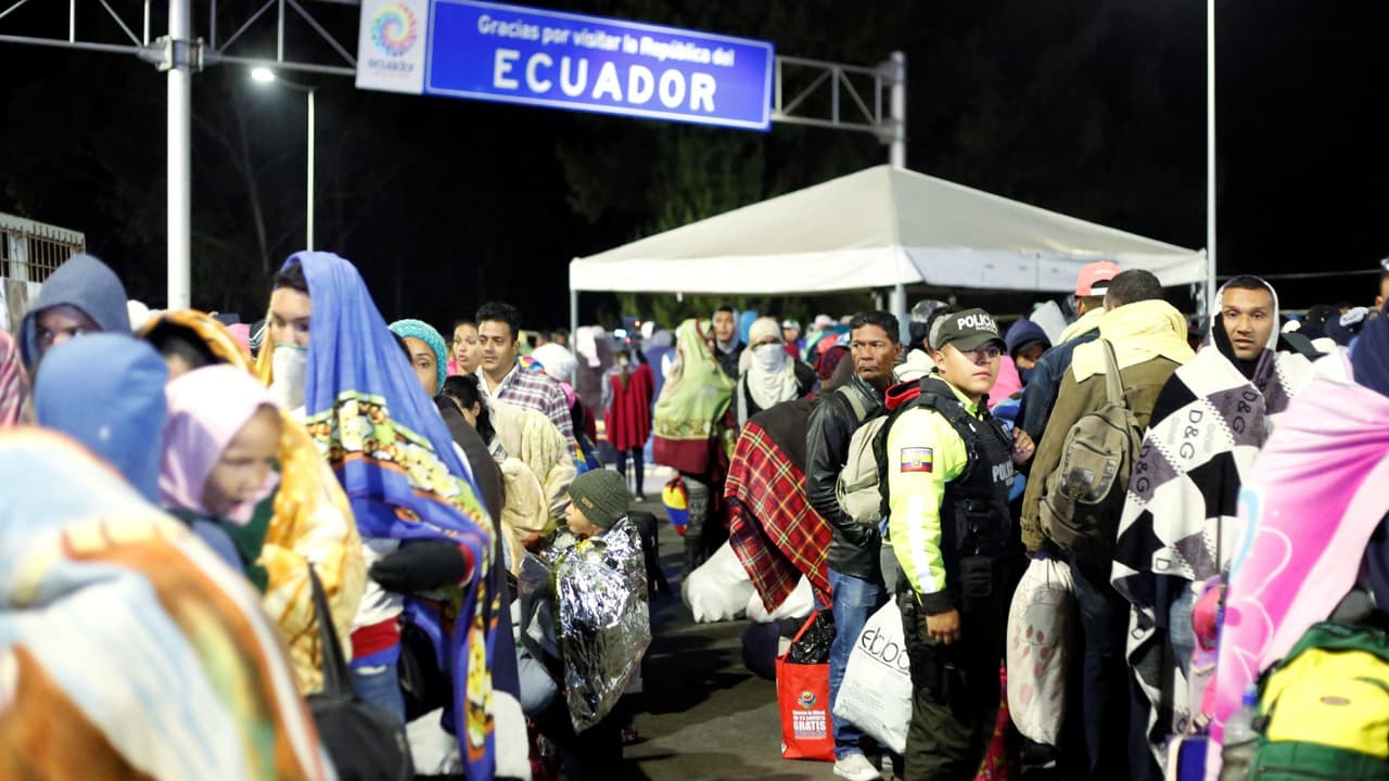 Un día en las casas de paso que albergan a los migrantes venezolanos varados tratando de entrar a Ecuador