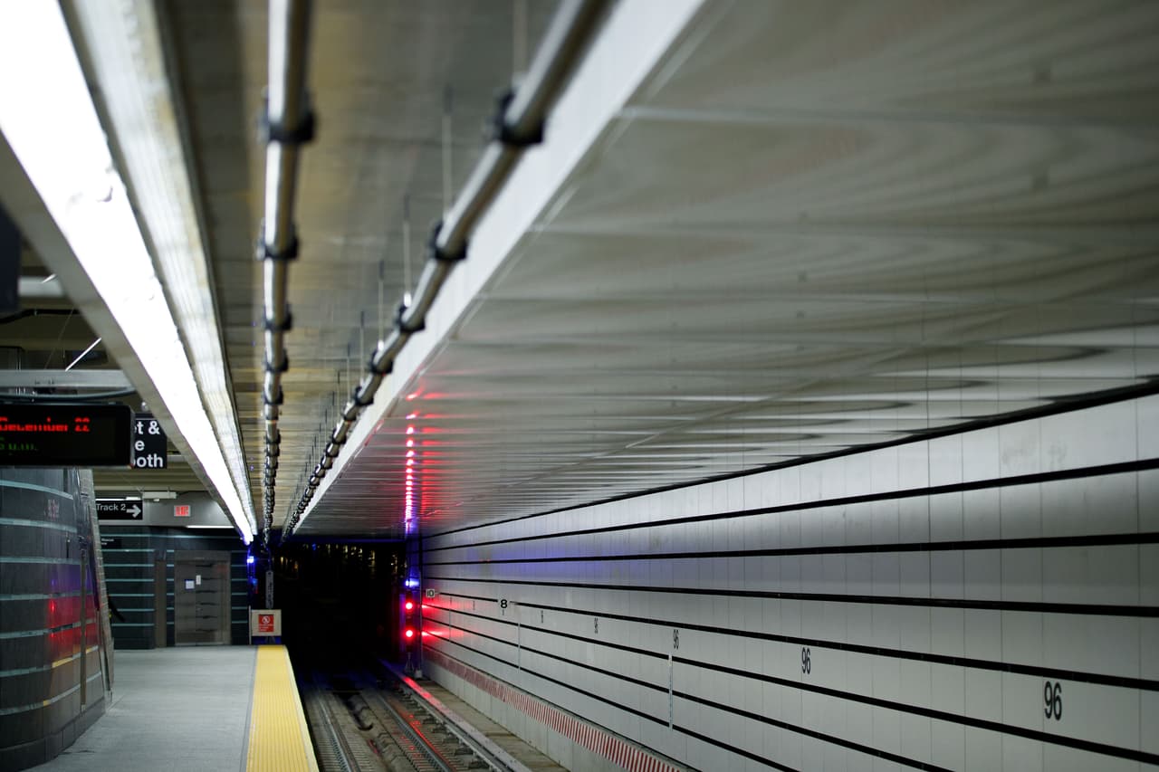 Incendian a un hombre en el metro de Nueva York; hay un arrestado