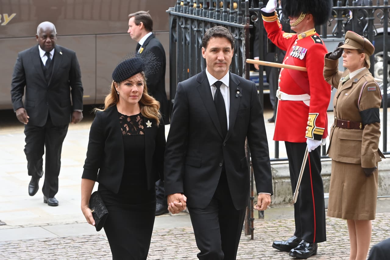 El primer ministro de Canadá,
<b> Justin Trudeau</b>, asistió junto a su esposa 
<b>Sophie Trudeau</b>.