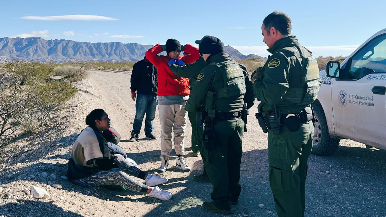 Una parte de la Ley SB4 entra en vigor en Texas y da más años de cárcel a quienes trasladen inmigrantes indocumentados