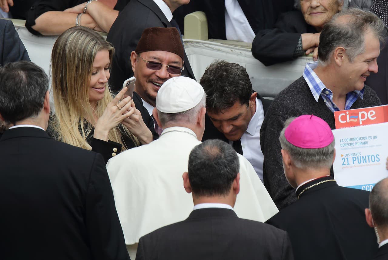 Intercambiaron algunas palabras y Antonio recibió la bendición