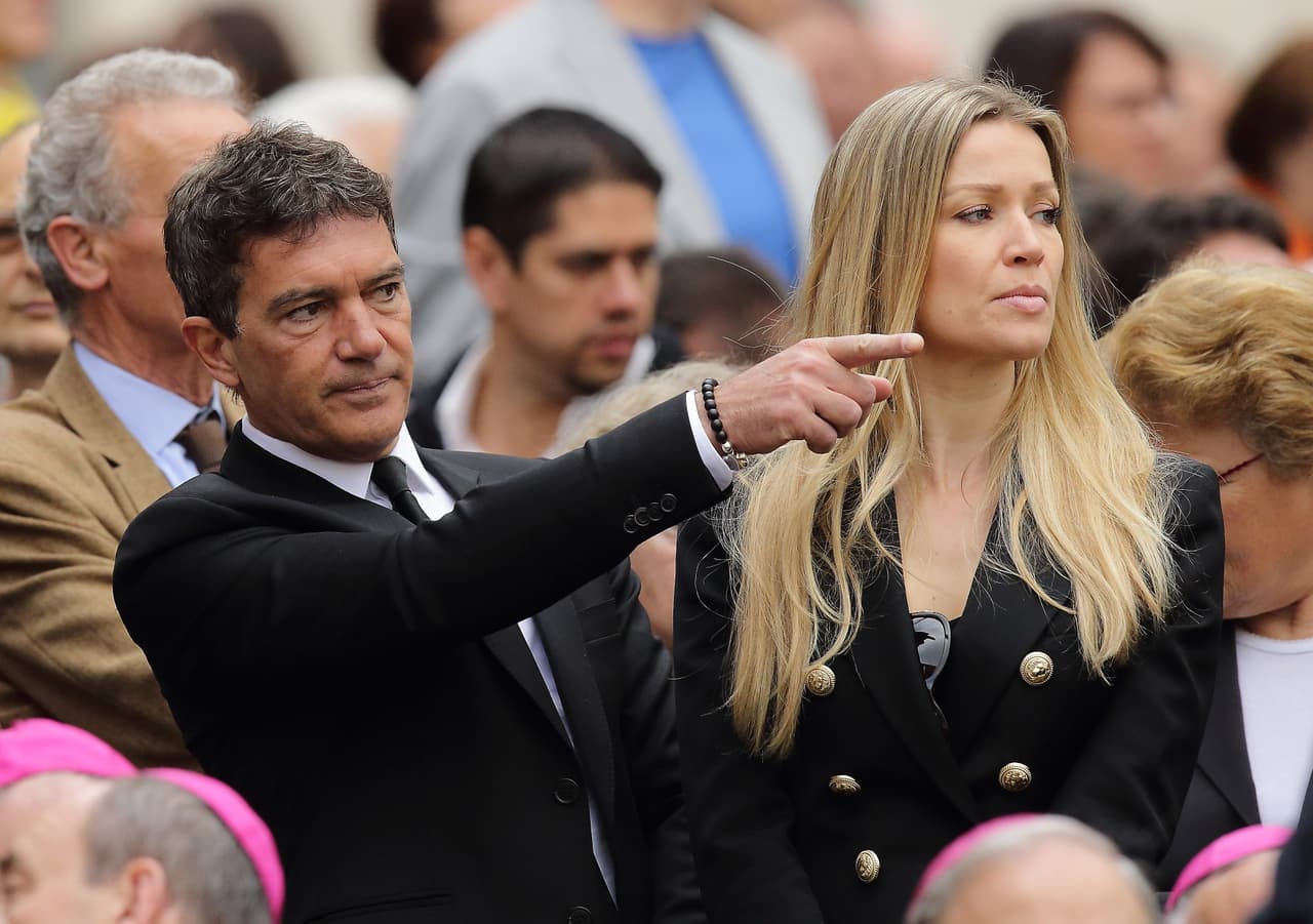 La parejita se puso muy elegante.