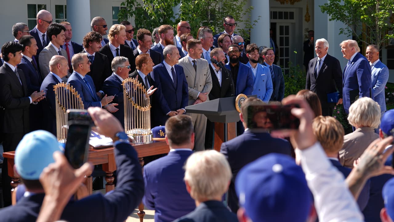 Tras el solemne reconocimiento en Washington D.C. y la tormenta mediática generada en torno a las ausencias y el contexto social, los vigentes bicampeones retomaron su gira de partidos como visitantes frente a los New York Mets.