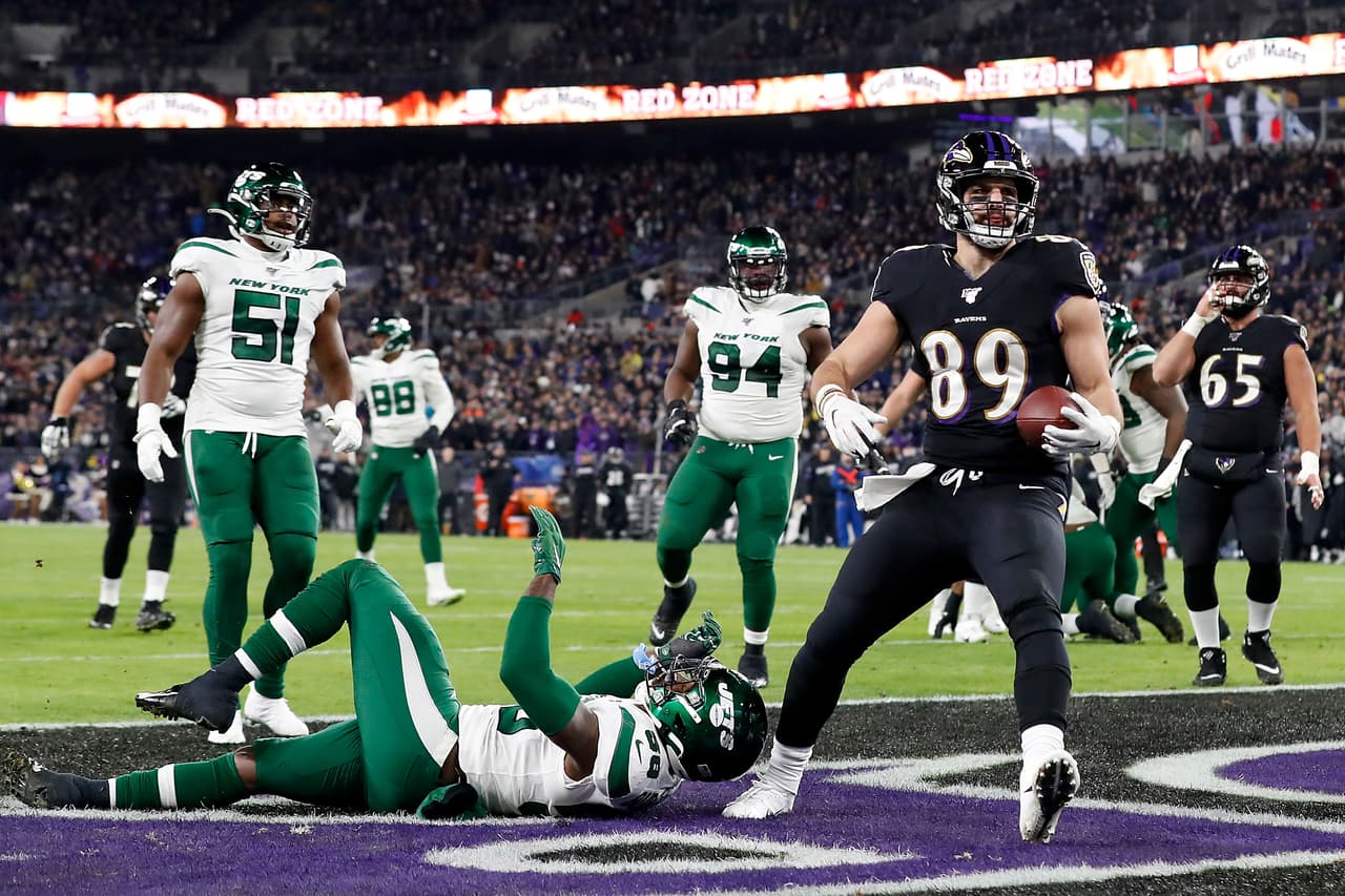 Ravens se imponen con autoridad 42-21 a New York Jets y aseguran su presencia en Playoffs.
