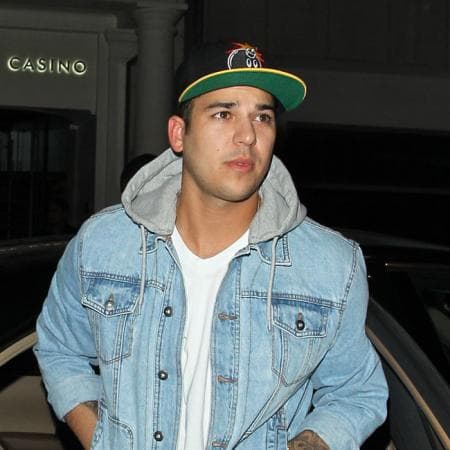 La vida amorosa de Rob Kardashian, el único varón del clan Kardashian- Jenner, ha estado llena de altibajos y escándalos, algo que se refleja en el aspecto físico del ex modelo, pues en los últimos años ha tenido que luchar contra el sobrepeso.