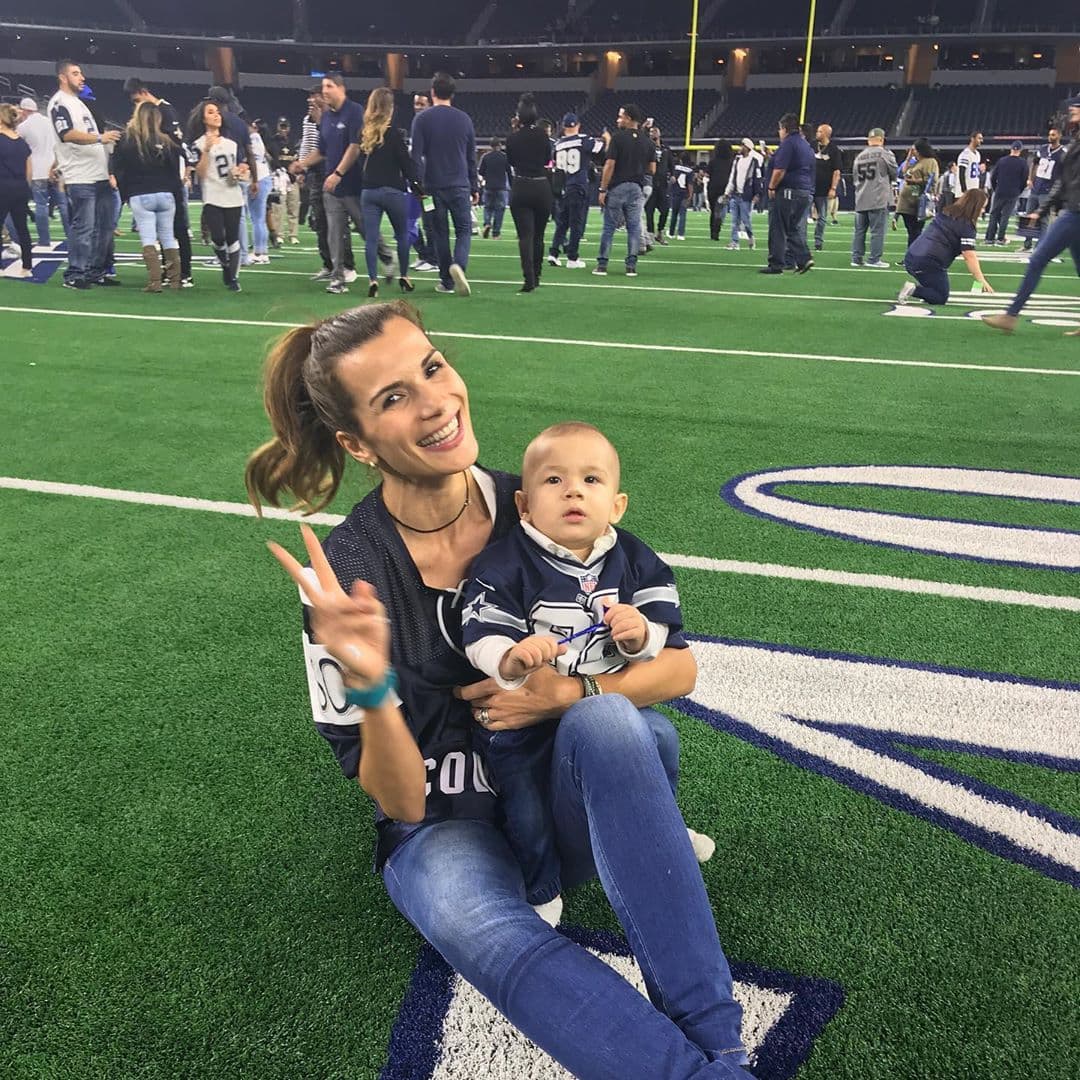 Liam y Cristy han demostrado ser fanáticos de los equipos favoritos de Alan. Liam, ya tiene 3 años, pero desde bebé es fan de Dallas Cowboys.