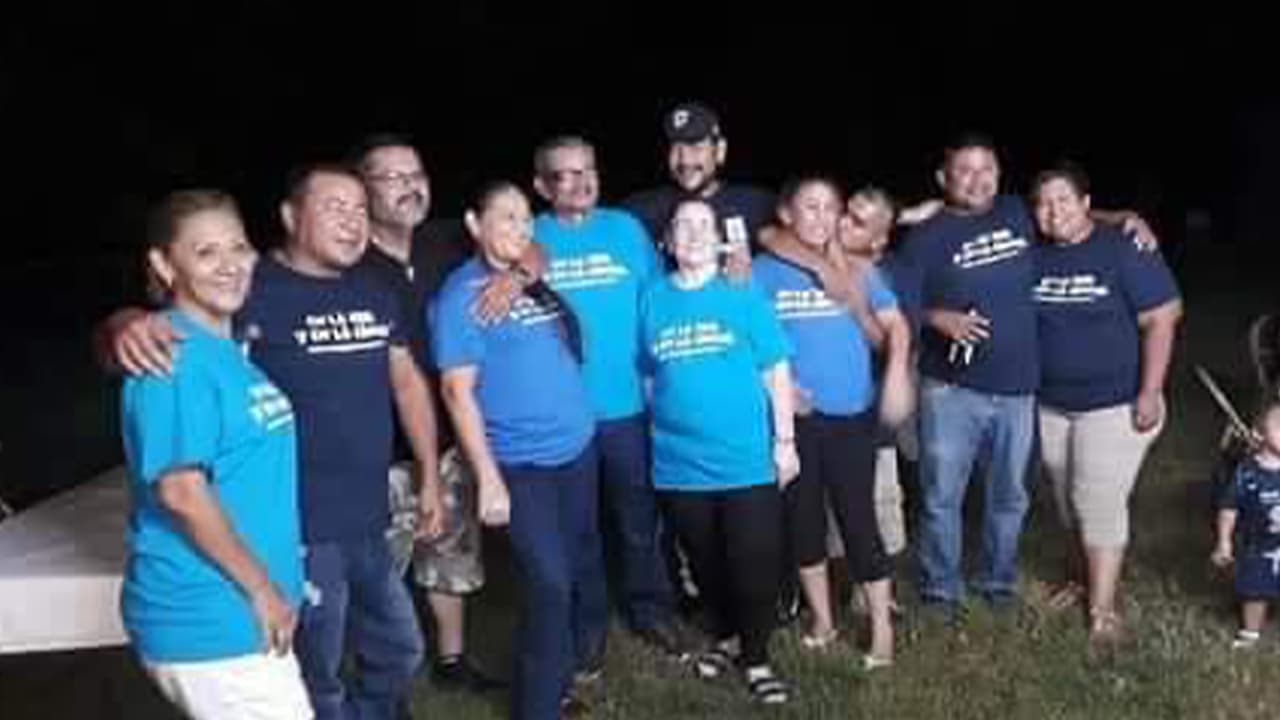 <b><a href="https://www.univision.com/local/houston-kxln/para-mi-fue-un-exito-paciente-recuperado-de-coronavirus-en-houston-sobre-un-tratamiento-contra-el-virus-video">Román Sánchez</a></b>, de 40 años, su madre y otro familiar contrajeron el coronavirus y estuvieron graves en el hospital United Memorial Medical Center de Houston, pero se salvaron de morir gracias a un nuevo tratamiento. Siete miembros más de la familia también se contagiaron, aunque no tuvieron que ser internados.