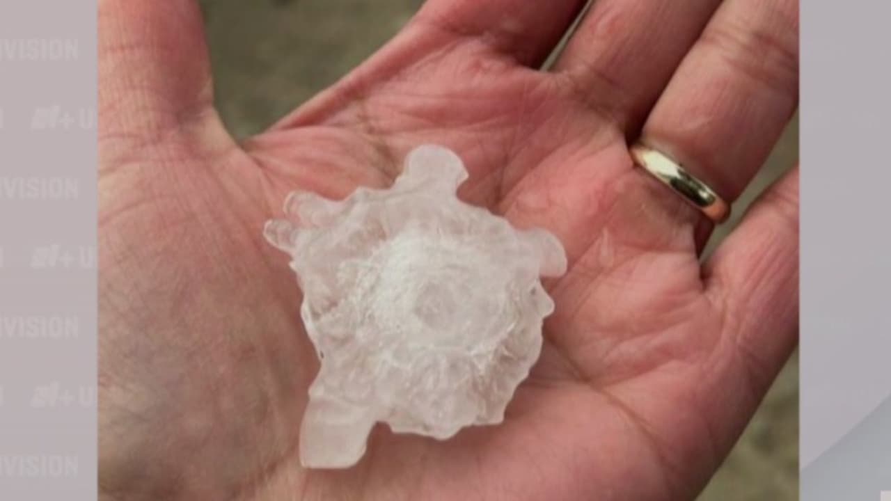 Granizo del tamaño de la palma provoca daños y miles de apagones tras fuerte tormenta